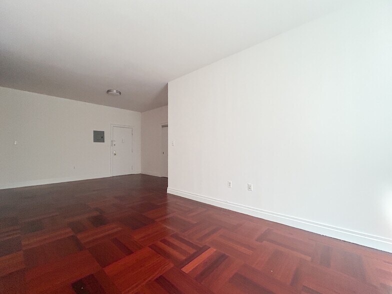 Building Photo - 611 W 137th St