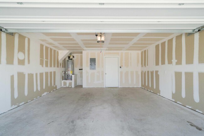 Building Photo - 125 Frederick Dr