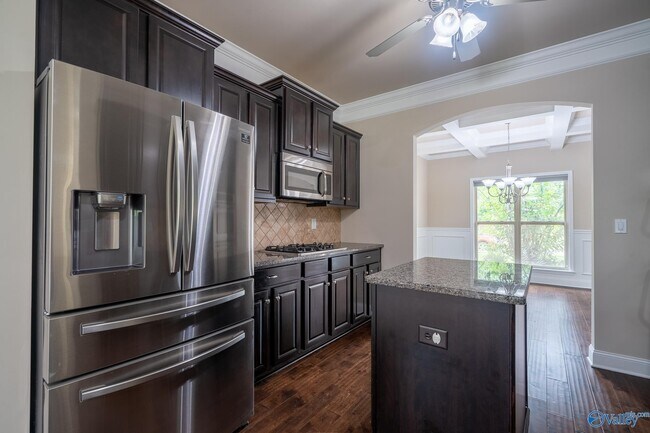 Building Photo - 110 Wolf Creek Trail SW