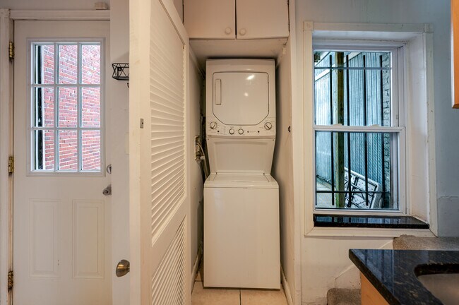 Building Photo - 21 17th St SE