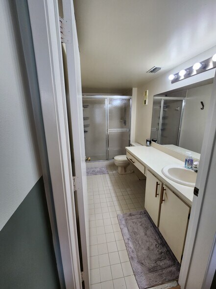 Building Photo - 2228 N Cypress Bend Dr