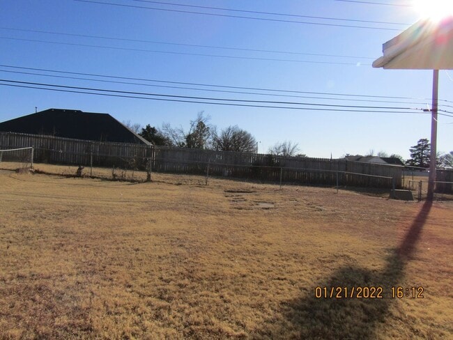 Building Photo - Very nice home located in the Gooch Area! No Pets!