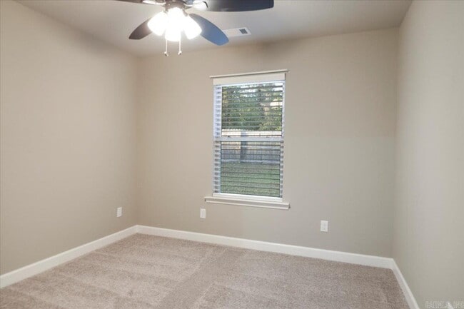 Building Photo - 30 Chesapeake Dr