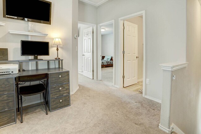 Building Photo - 5687 Heron Dr