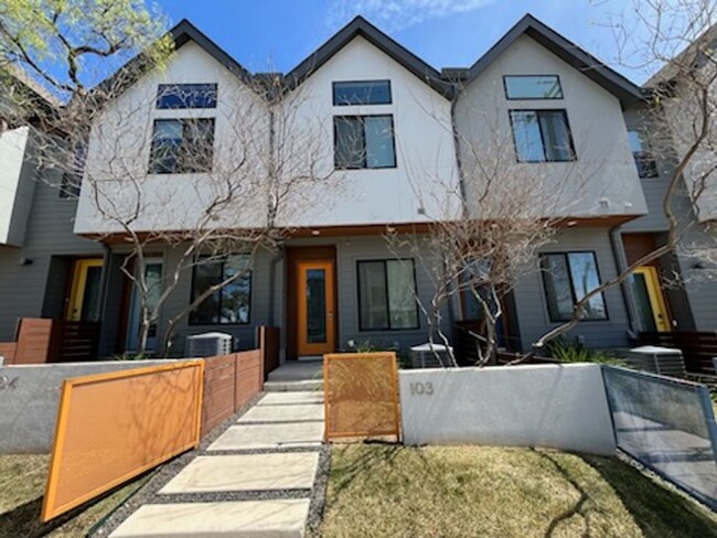 Primary Photo - Gorgeous 2 Story Townhome in the Heart of ...