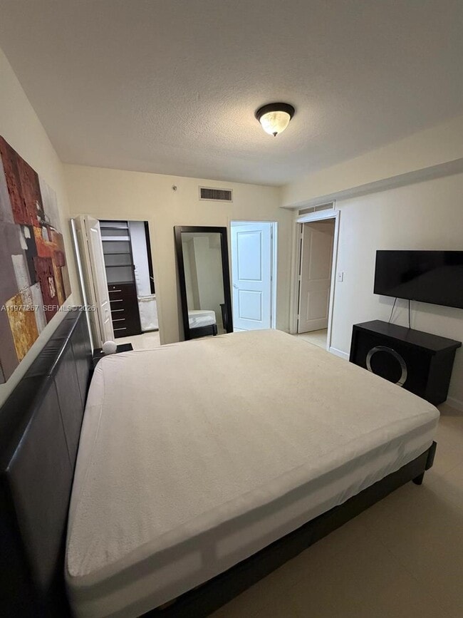 Building Photo - 170 SE 14th St