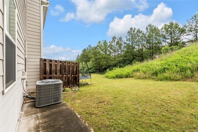 Building Photo - 5668 Union Pointe Dr