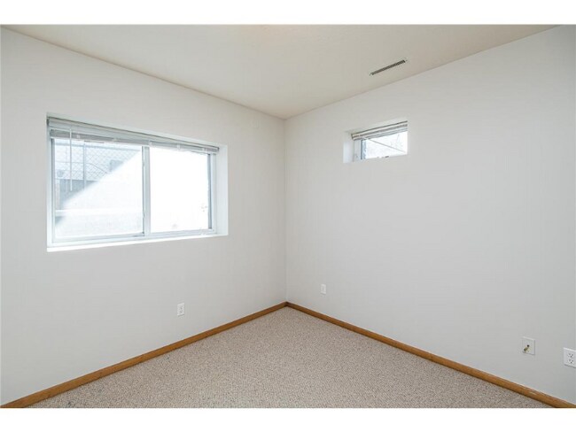 Building Photo - 117 21st St SE