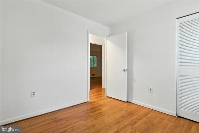 Building Photo - 7201 Fairfield Ct