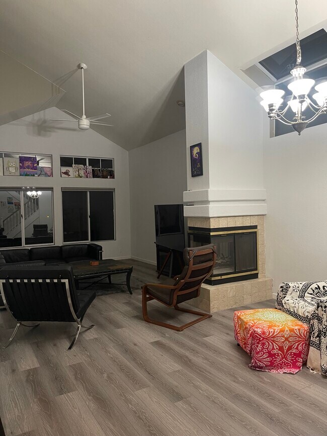 Building Photo - 2835 Cherry Hills Dr