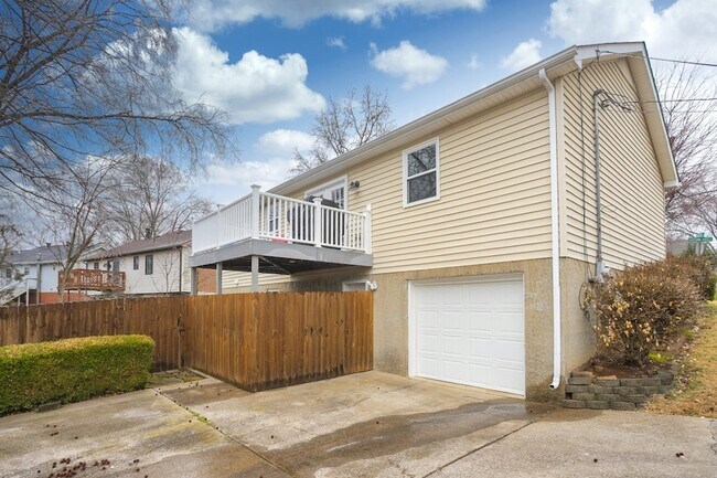 Building Photo - 1464 Autumn Knoll Rd