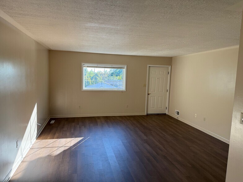 Building Photo - 109 Campbell Ln