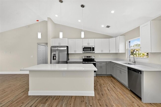 Building Photo - 486 Celeste St