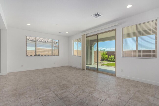 Building Photo - 14807 W Soft Wind Dr