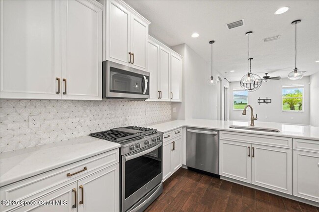 Building Photo - 7785 Wyndham Dr