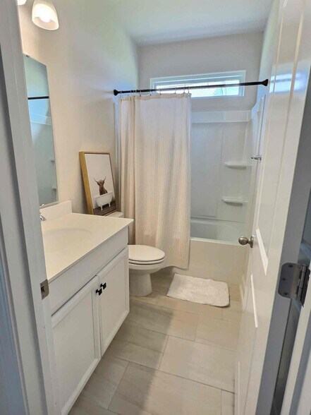 Building Photo - 353 Cattle Dr Cir