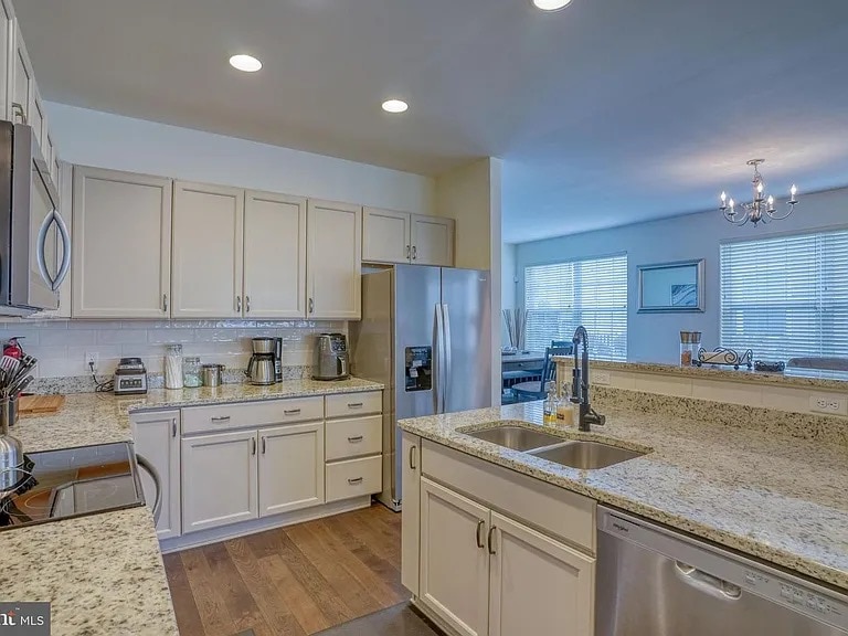 Building Photo - 146 Grissom Dr