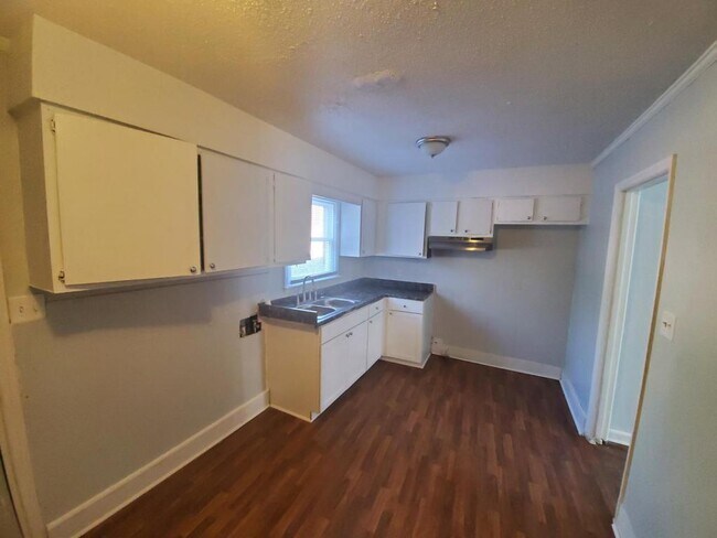 Building Photo - 1129 Conley St