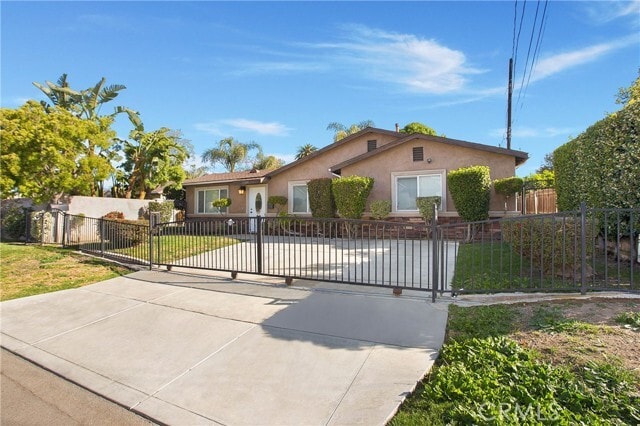 Primary Photo - 13309 Cullen St