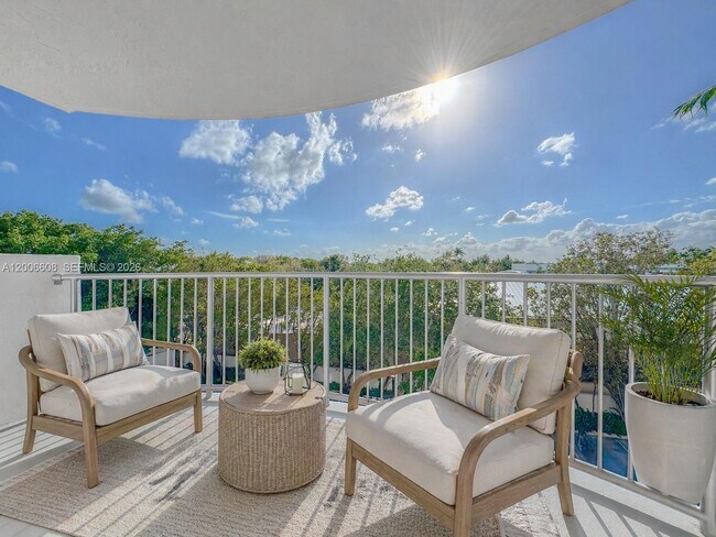 Building Photo - 210 Seaview Dr