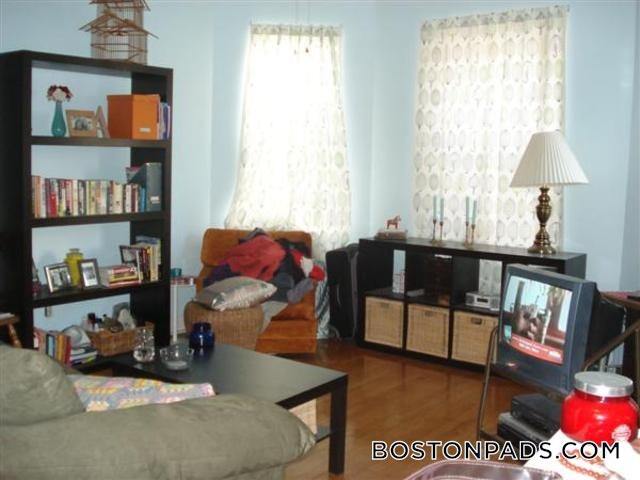 Building Photo - 103 Gordon St