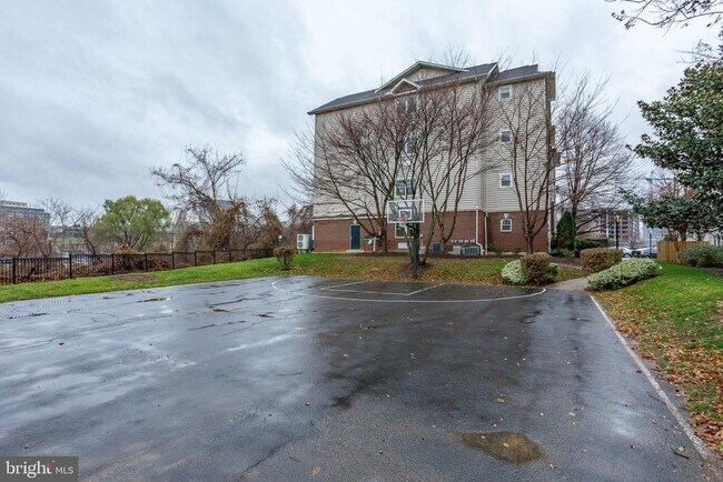 Building Photo - 1591 Spring Gate Dr.