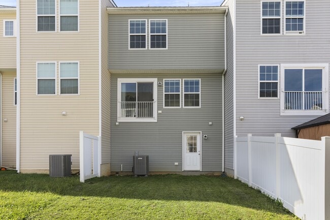 Building Photo - 18 Chillingham Ct