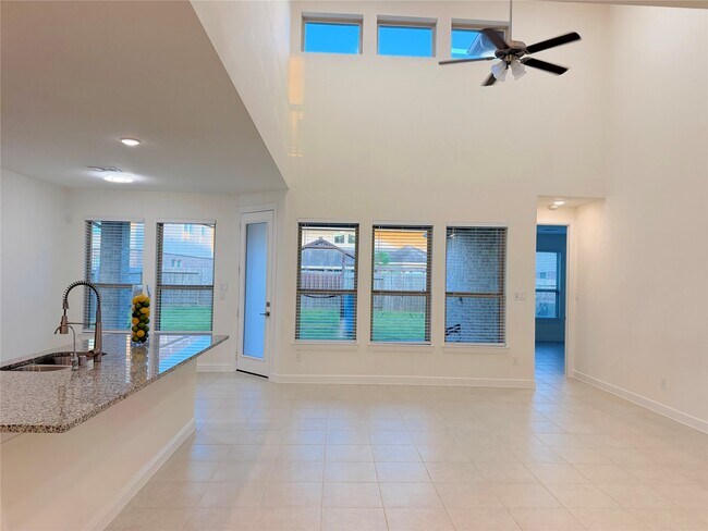 Building Photo - 8611 Oakdale Blf Ct