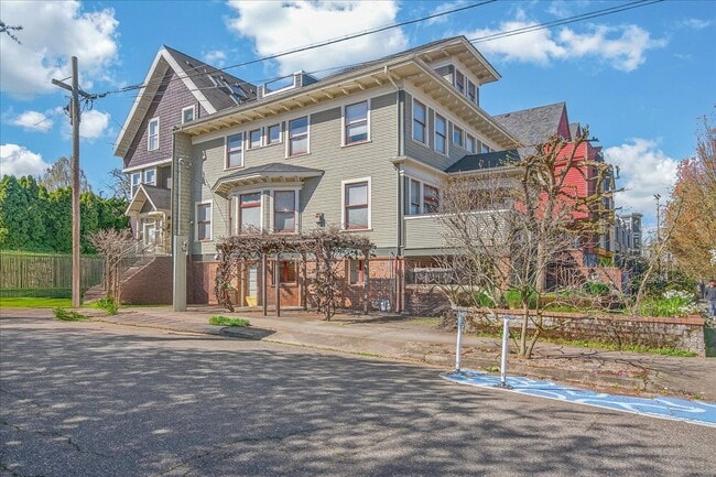 Building Photo - 1705 NW 25th Ave