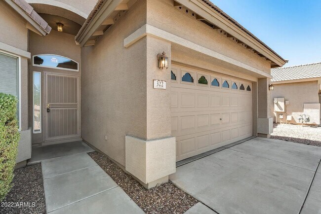 Building Photo - Golf Course Views! Quiet Cul-de-Sac! Updat...