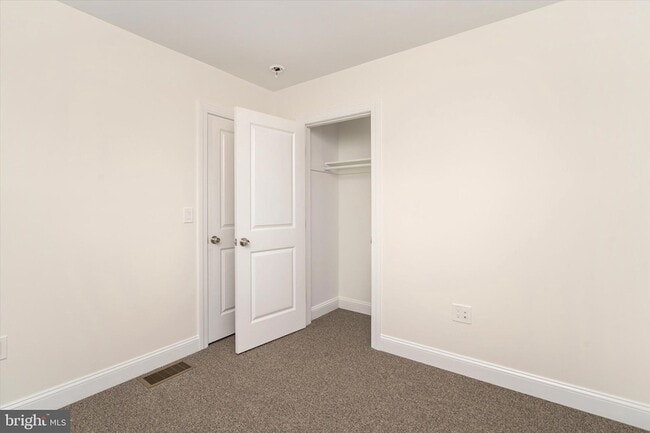 Building Photo - 656 Schiller Ave