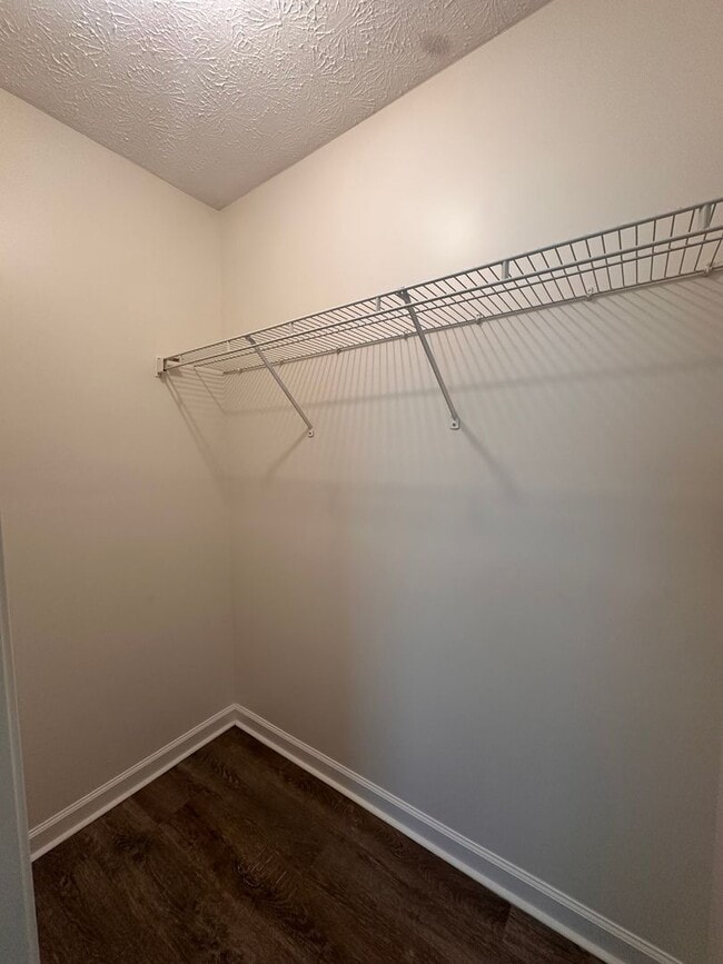 Building Photo - 121 Clyde Dr