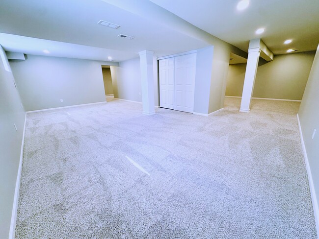 Building Photo - 6752 Coffman Dr