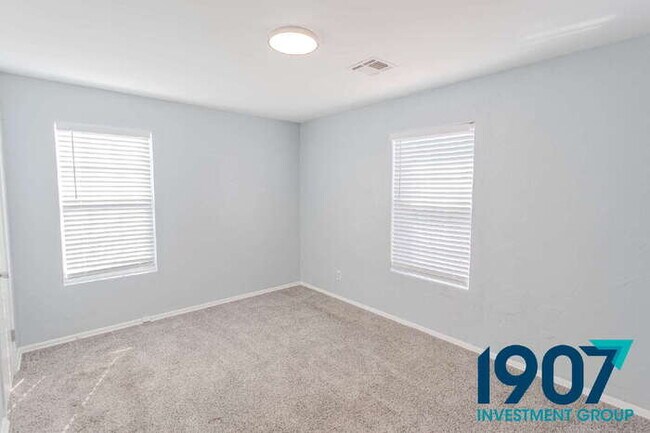 Building Photo - Charming & Updated 3-Bedroom Home in Moore...