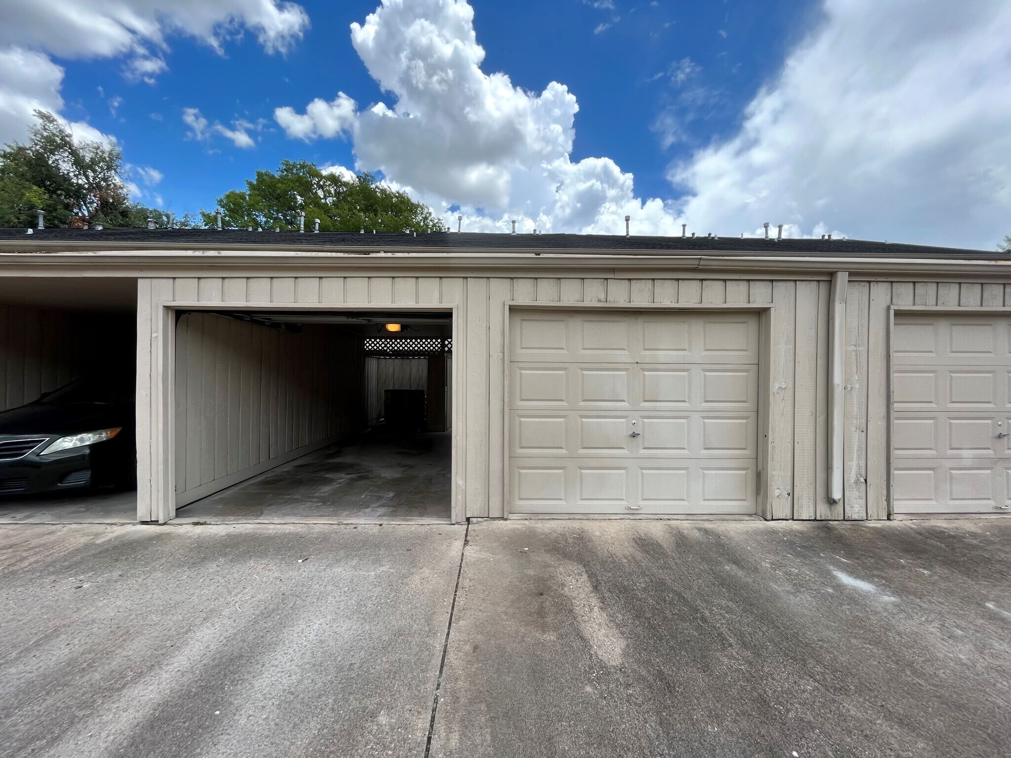 Building Photo - 6434 Burgoyne Rd
