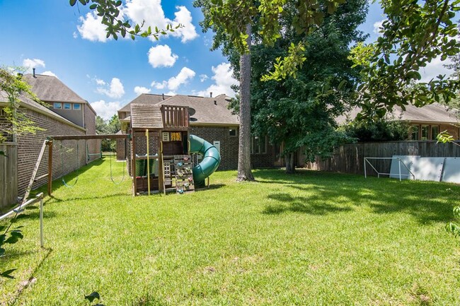 Building Photo - 1705 Pine Plains Dr