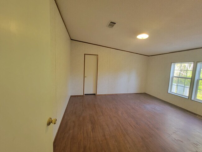 Building Photo - 4541 Deer Run Rd