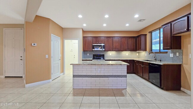 Building Photo - 23773 W Hammond Ln