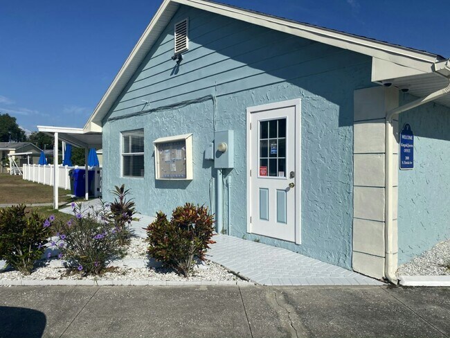 Building Photo - 2722 King George Ave