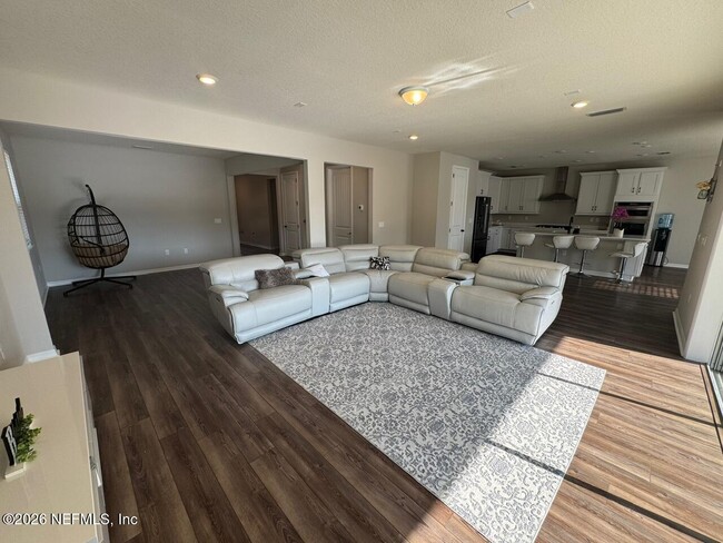 Building Photo - 217 Red Barn Rd