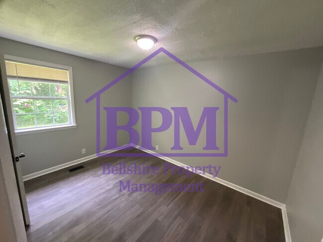 Building Photo - Freshly Updated 3 Bed, 1.5 Bath Home in Cl...