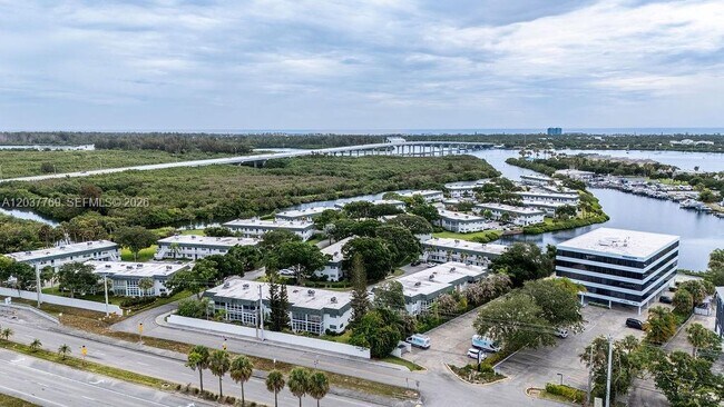 Building Photo - 2800 Indian River Blvd
