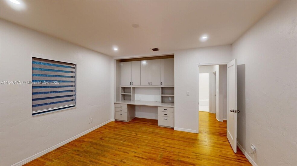 Building Photo - 2490 Trapp Ave