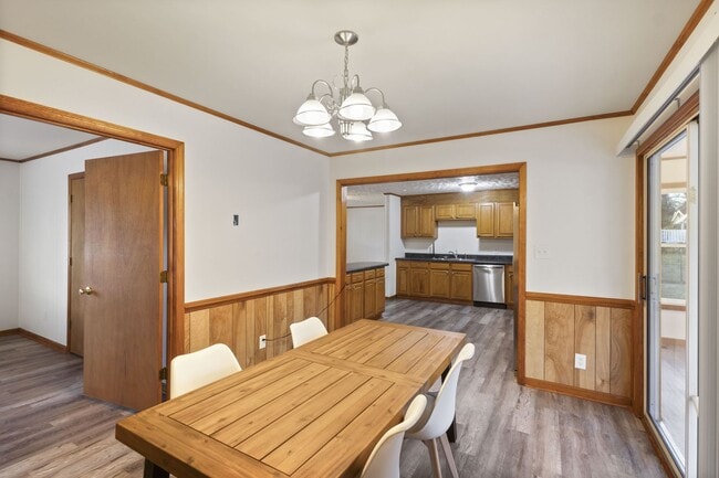 Building Photo - Charming 3 Bedroom Home for Rent!