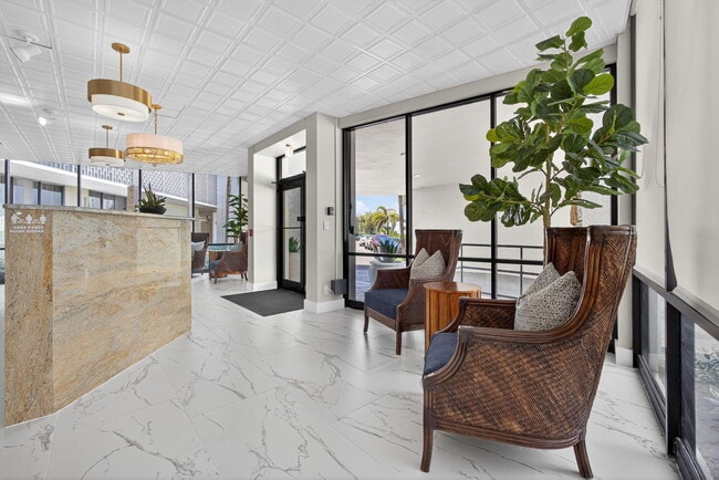 Building Photo - 336 Golfview Rd