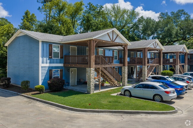 Building Photo - The Woodlands