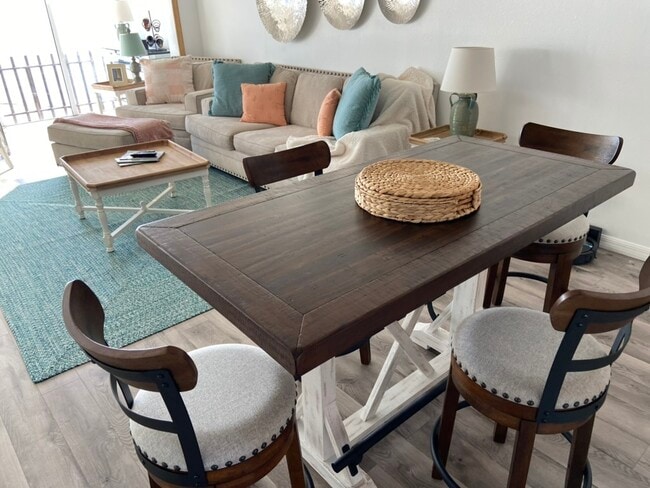 Building Photo - 865 S Gulfview Blvd