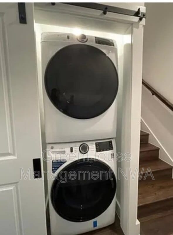 Building Photo - 503 S 7th St