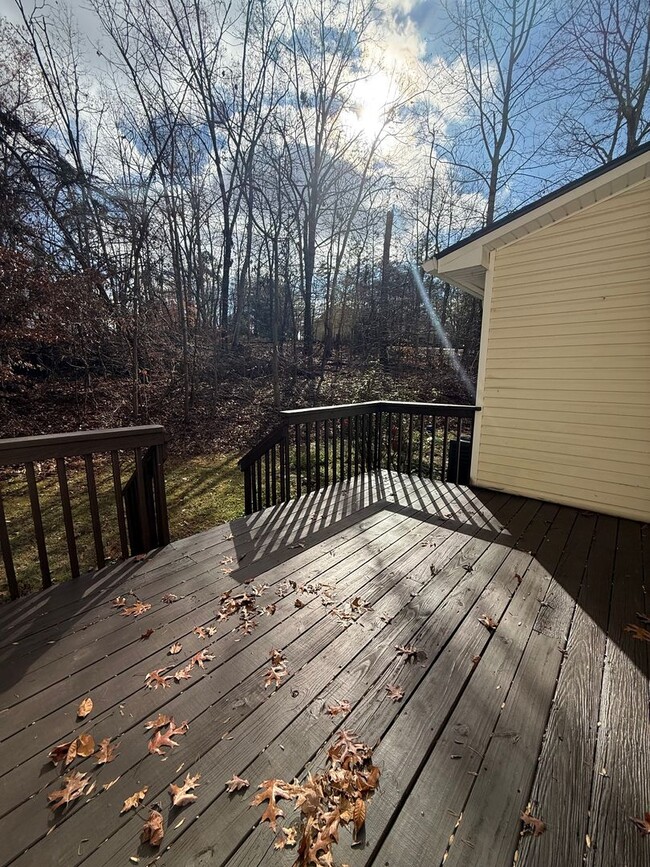 Building Photo - 2-bedroom townhome in great Gainesville location!