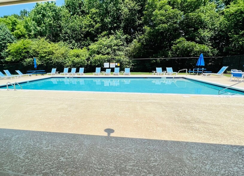 Building Photo - 205 Kinderhill Ct